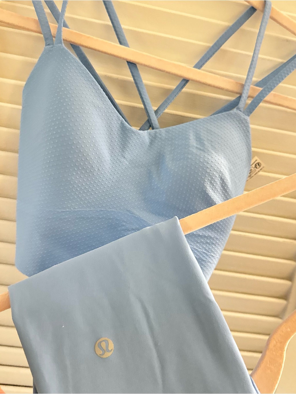 2 Lululemon Athletica Light Blue Strappy Cropped Sports Bra And Leggings